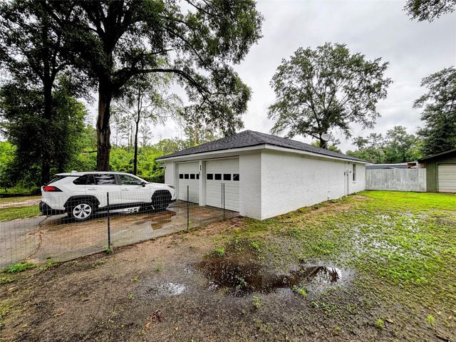 214 Mills Drive, Livingston, TX 77351