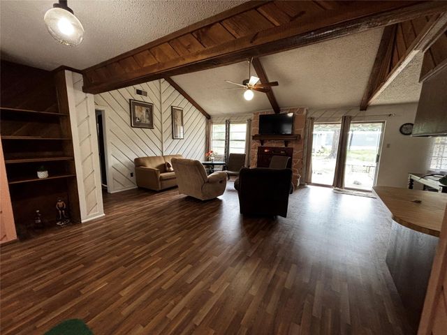 214 Mills Drive, Livingston, TX 77351