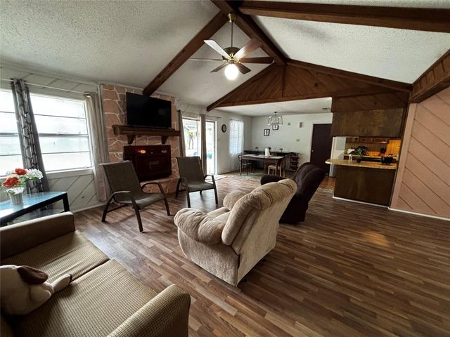 214 Mills Drive, Livingston, TX 77351