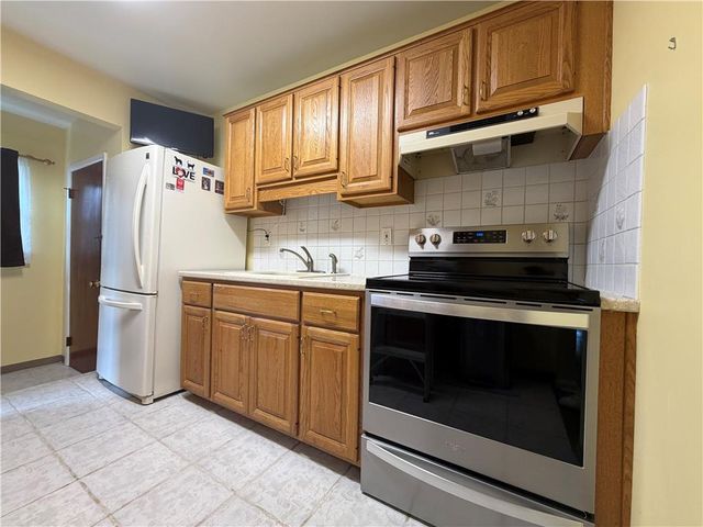 738 North Saint Lucas Street, Allentown City, PA 18104