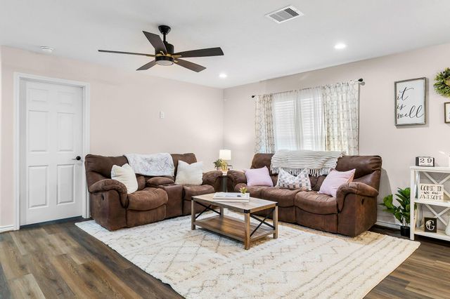 429 Wood Haven, Livingston, TX 77351