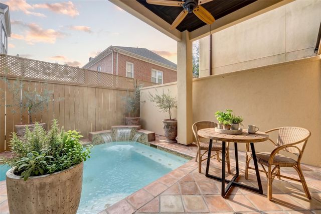 16 Lana Lane B, Houston, TX 77027