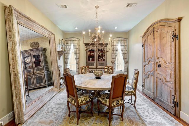 16 Lana Lane B, Houston, TX 77027