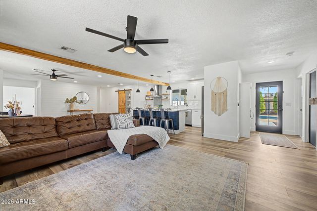 2055 E FOUNTAIN Street, Mesa, AZ 85213