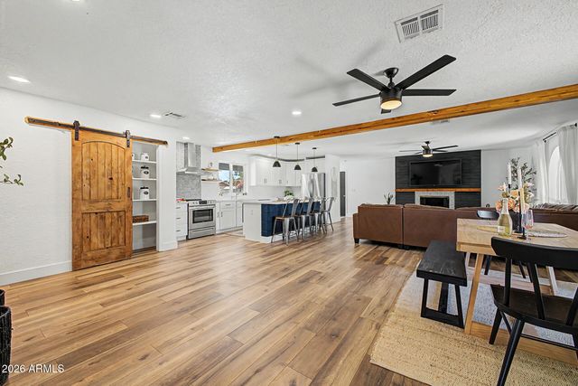 2055 E FOUNTAIN Street, Mesa, AZ 85213