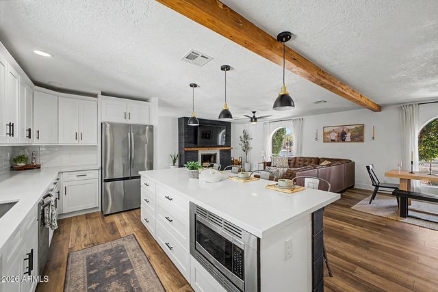 2055 E FOUNTAIN Street, Mesa, AZ 85213