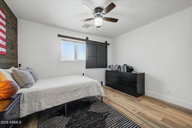 2055 E FOUNTAIN Street, Mesa, AZ 85213