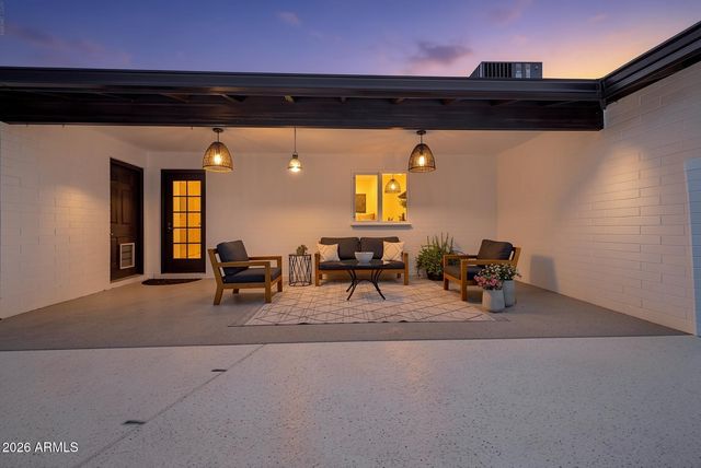 2055 E FOUNTAIN Street, Mesa, AZ 85213