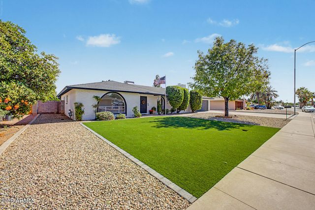 2055 E FOUNTAIN Street, Mesa, AZ 85213