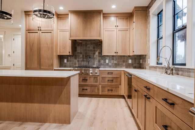 2999 NW Polarstar Avenue 45, Bend, OR 97703