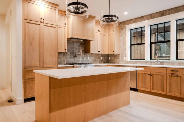 2999 NW Polarstar Avenue 45, Bend, OR 97703