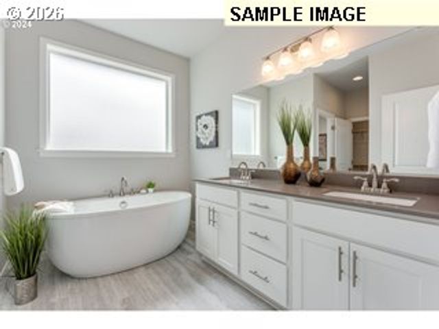 563 E Cleveland St, Carlton, OR 97111