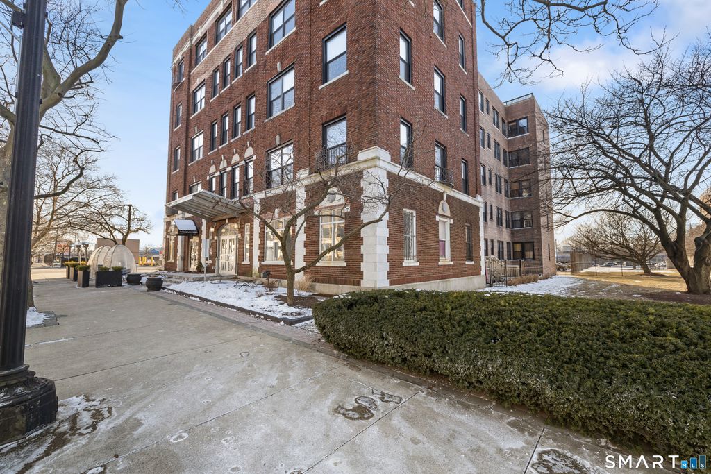 881 Lafayette Boulevard 4L, Bridgeport, CT 06604