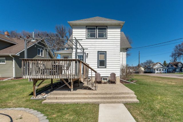 324 E Vasa Avenue, Fergus Falls, MN 56537