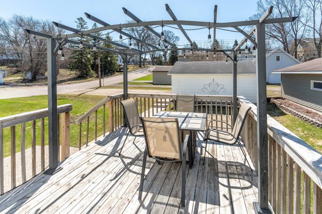 324 E Vasa Avenue, Fergus Falls, MN 56537