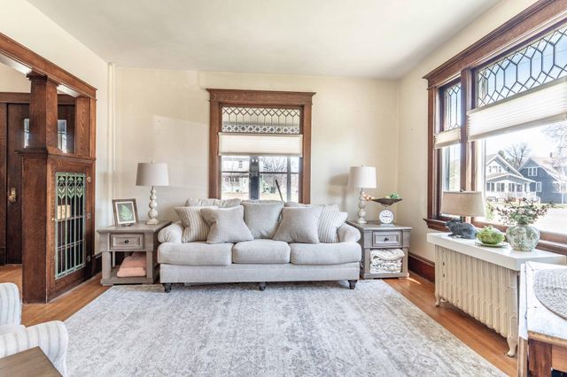 324 E Vasa Avenue, Fergus Falls, MN 56537