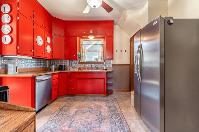 324 E Vasa Avenue, Fergus Falls, MN 56537