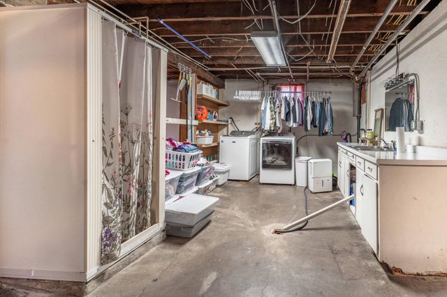 324 E Vasa Avenue, Fergus Falls, MN 56537