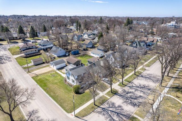 324 E Vasa Avenue, Fergus Falls, MN 56537