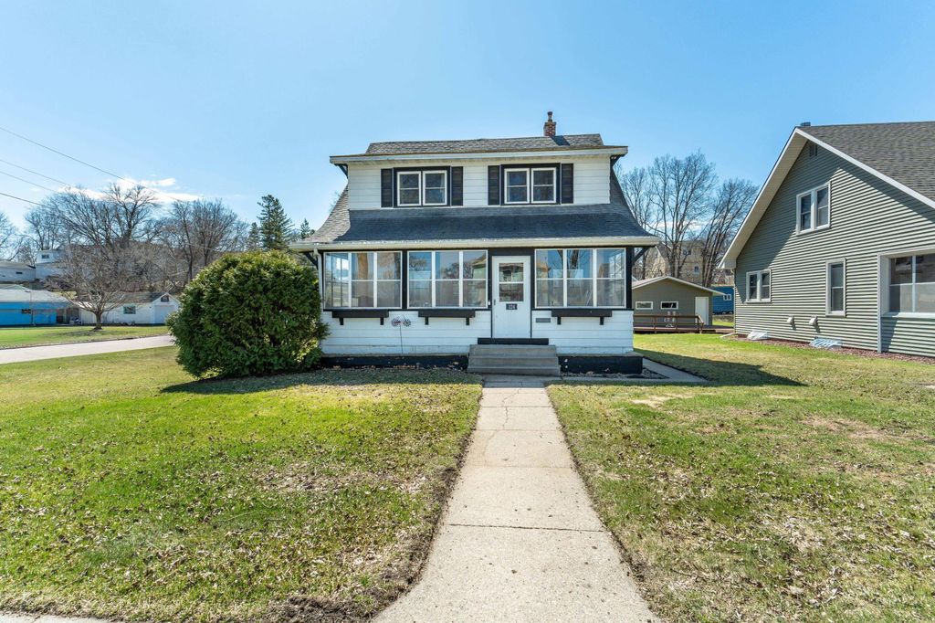 324 E Vasa Avenue, Fergus Falls, MN 56537