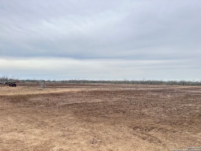 354-EASEMENT County Road, Charlotte, TX 78011