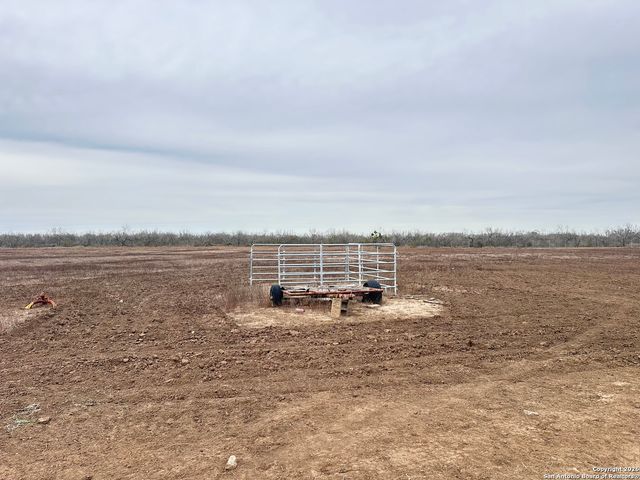 354-EASEMENT County Road, Charlotte, TX 78011