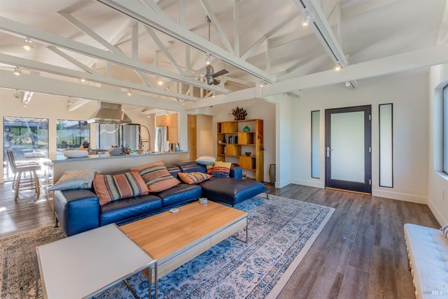 902 Helen Ave, Ukiah, CA 95482