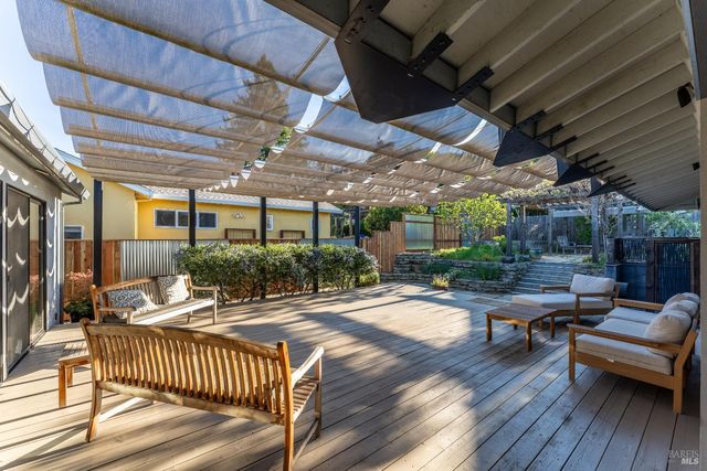 902 Helen Ave, Ukiah, CA 95482