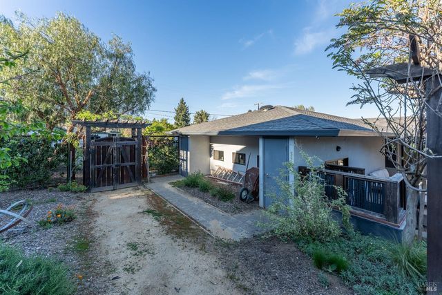 902 Helen Ave, Ukiah, CA 95482