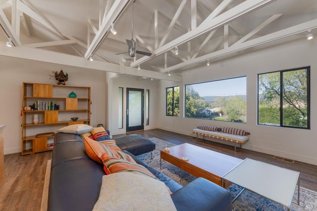 902 Helen Ave, Ukiah, CA 95482