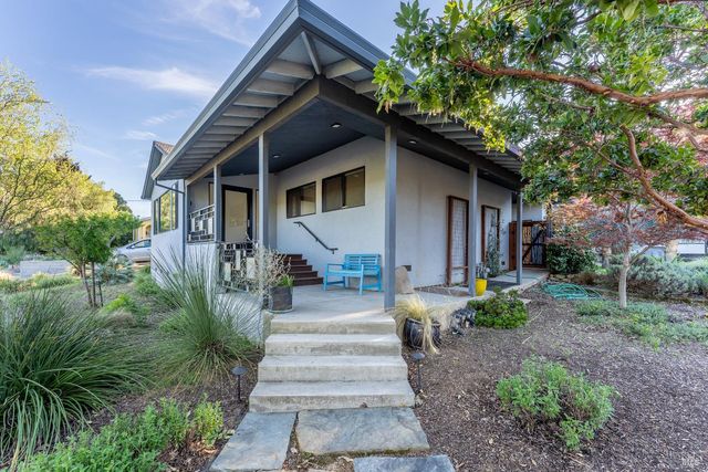 902 Helen Ave, Ukiah, CA 95482