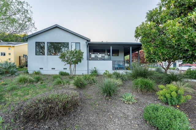 902 Helen Ave, Ukiah, CA 95482