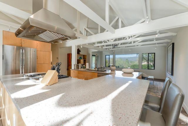 902 Helen Ave, Ukiah, CA 95482