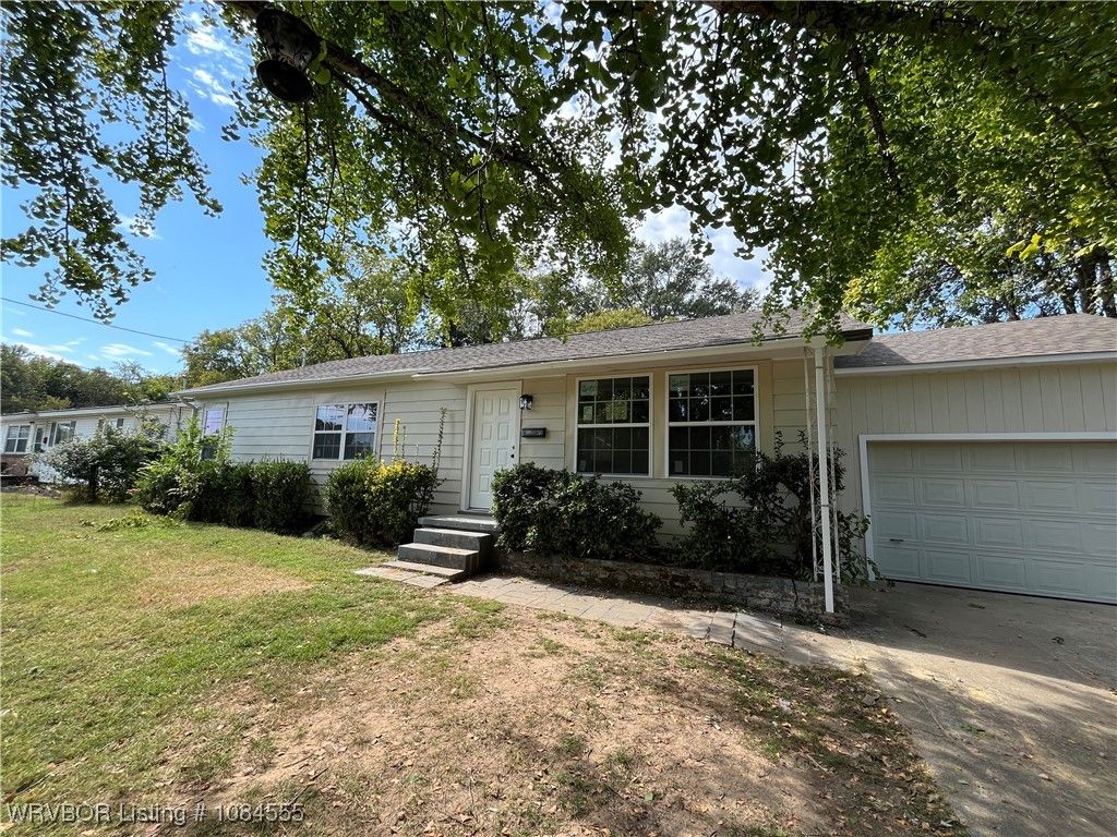 415 N 21st Street, Van Buren, AR 72956