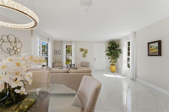 9102 SW 170th Ct, Miami, FL 33196