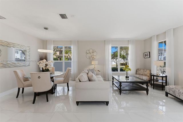 9102 SW 170th Ct, Miami, FL 33196