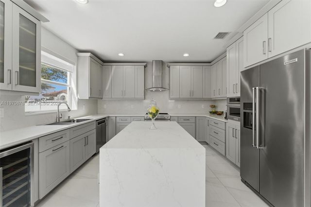 9102 SW 170th Ct, Miami, FL 33196