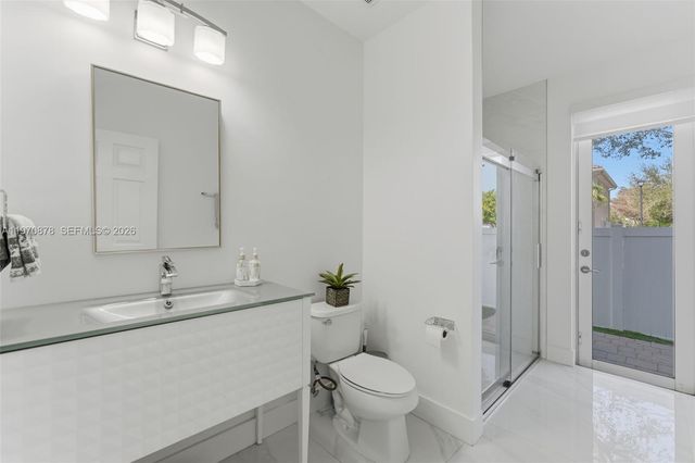 9102 SW 170th Ct, Miami, FL 33196