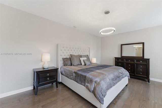 9102 SW 170th Ct, Miami, FL 33196