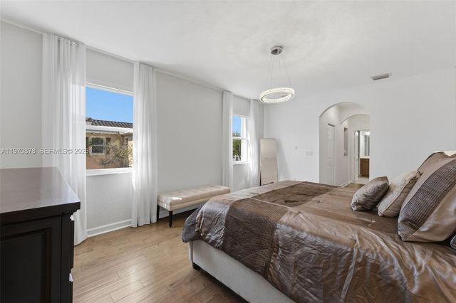 9102 SW 170th Ct, Miami, FL 33196