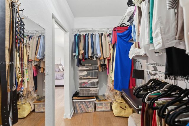 9102 SW 170th Ct, Miami, FL 33196