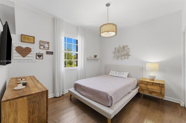 9102 SW 170th Ct, Miami, FL 33196