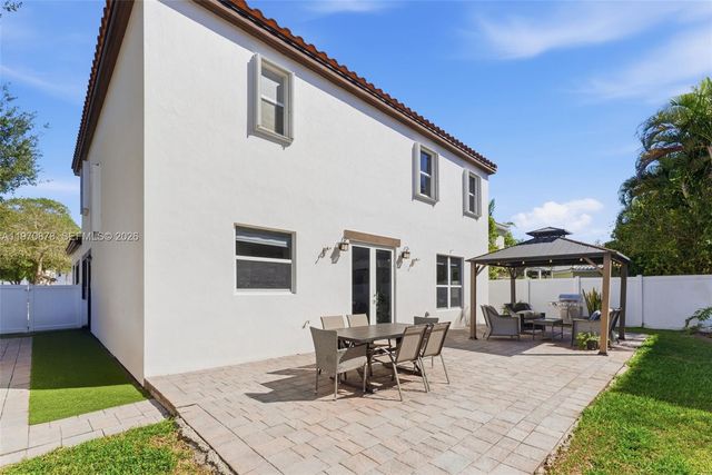 9102 SW 170th Ct, Miami, FL 33196