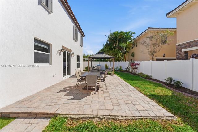 9102 SW 170th Ct, Miami, FL 33196