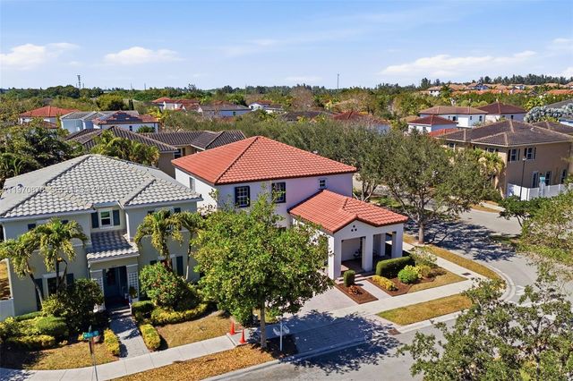 9102 SW 170th Ct, Miami, FL 33196