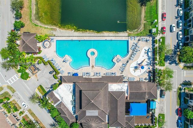 9102 SW 170th Ct, Miami, FL 33196