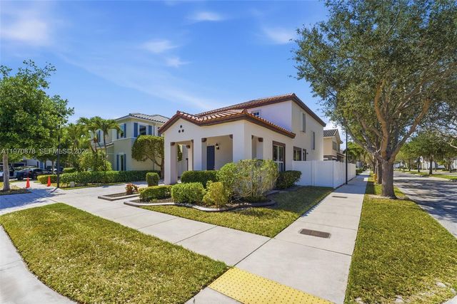 9102 SW 170th Ct, Miami, FL 33196