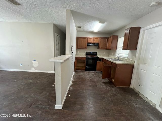 4130 LEONARD Circle W, Jacksonville, FL 32209