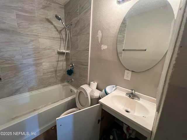 4130 LEONARD Circle W, Jacksonville, FL 32209