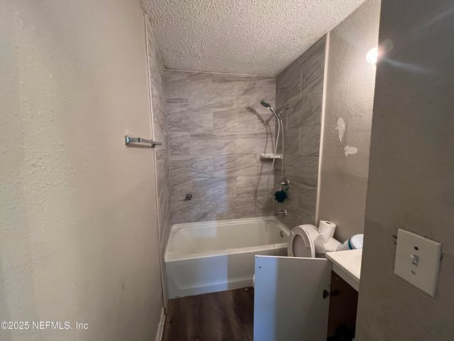 4130 LEONARD Circle W, Jacksonville, FL 32209
